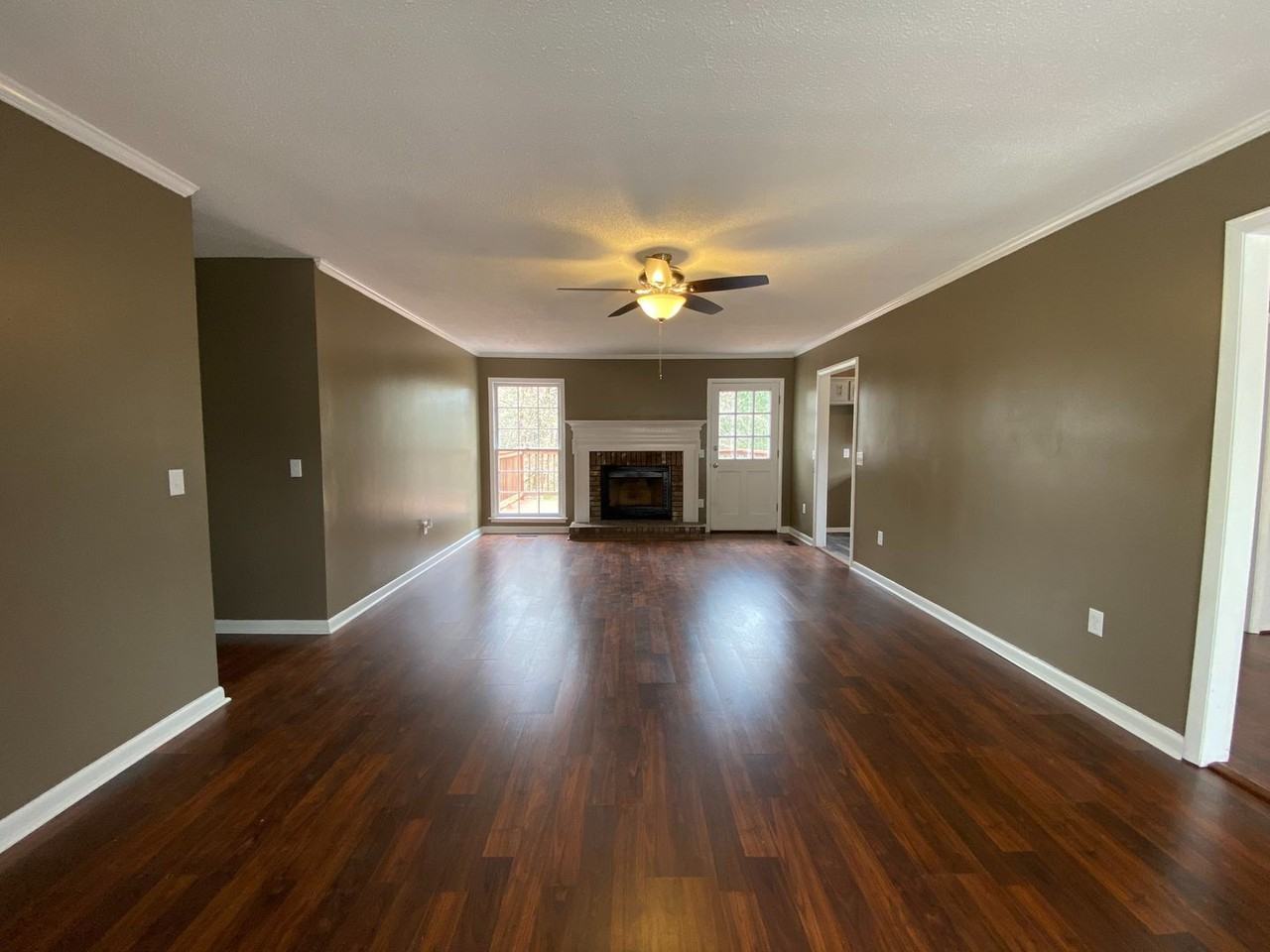 221 Ridgewood Dr - Photo 6 of 39