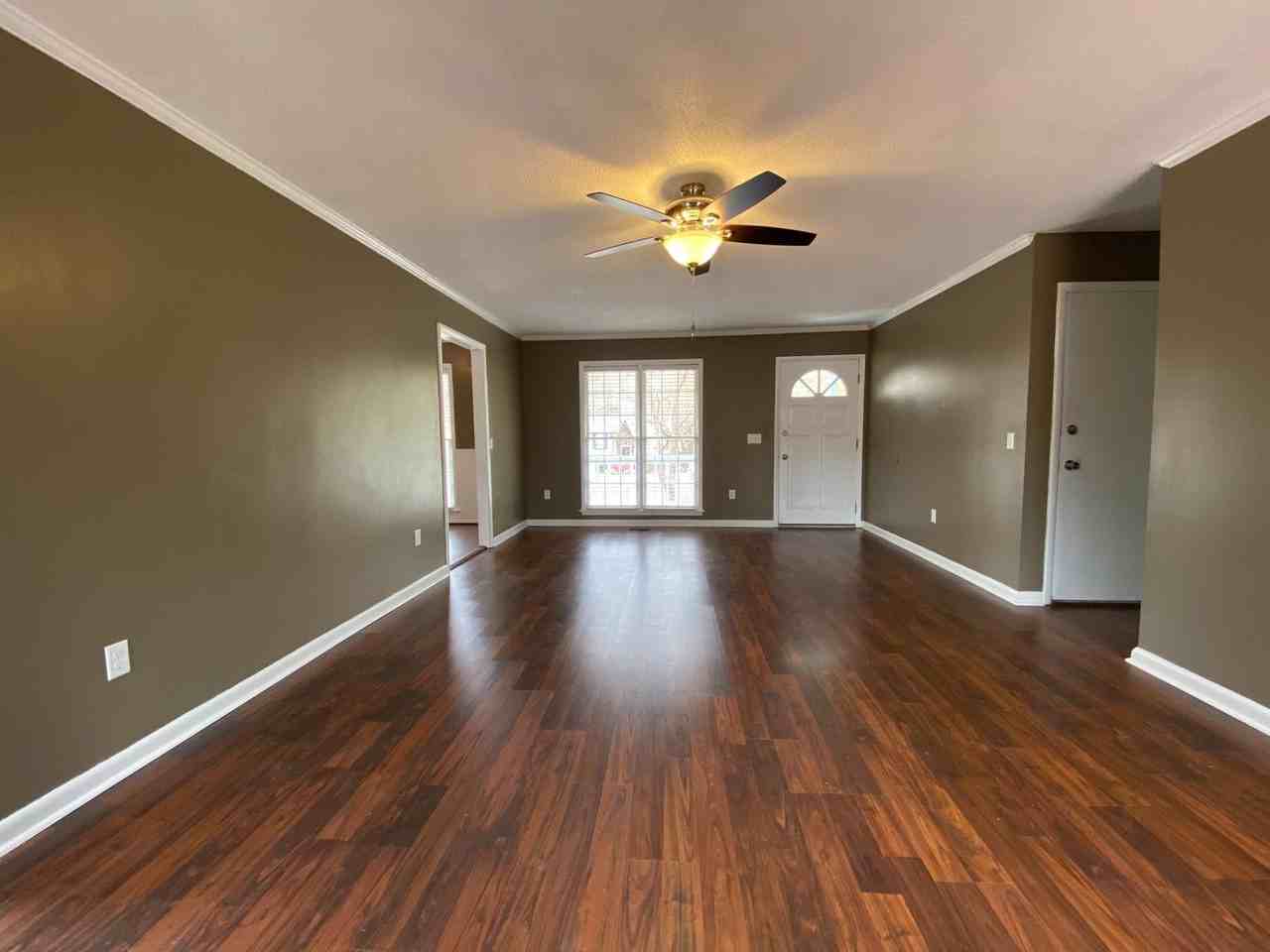 221 Ridgewood Dr - Photo 7 of 39