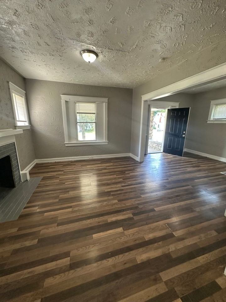 3331 S Benton Ave - Photo 3 of 23