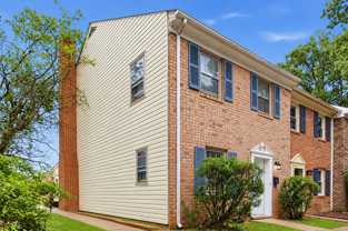 301 Olde Greenwich Dr - Photo 1 of 1