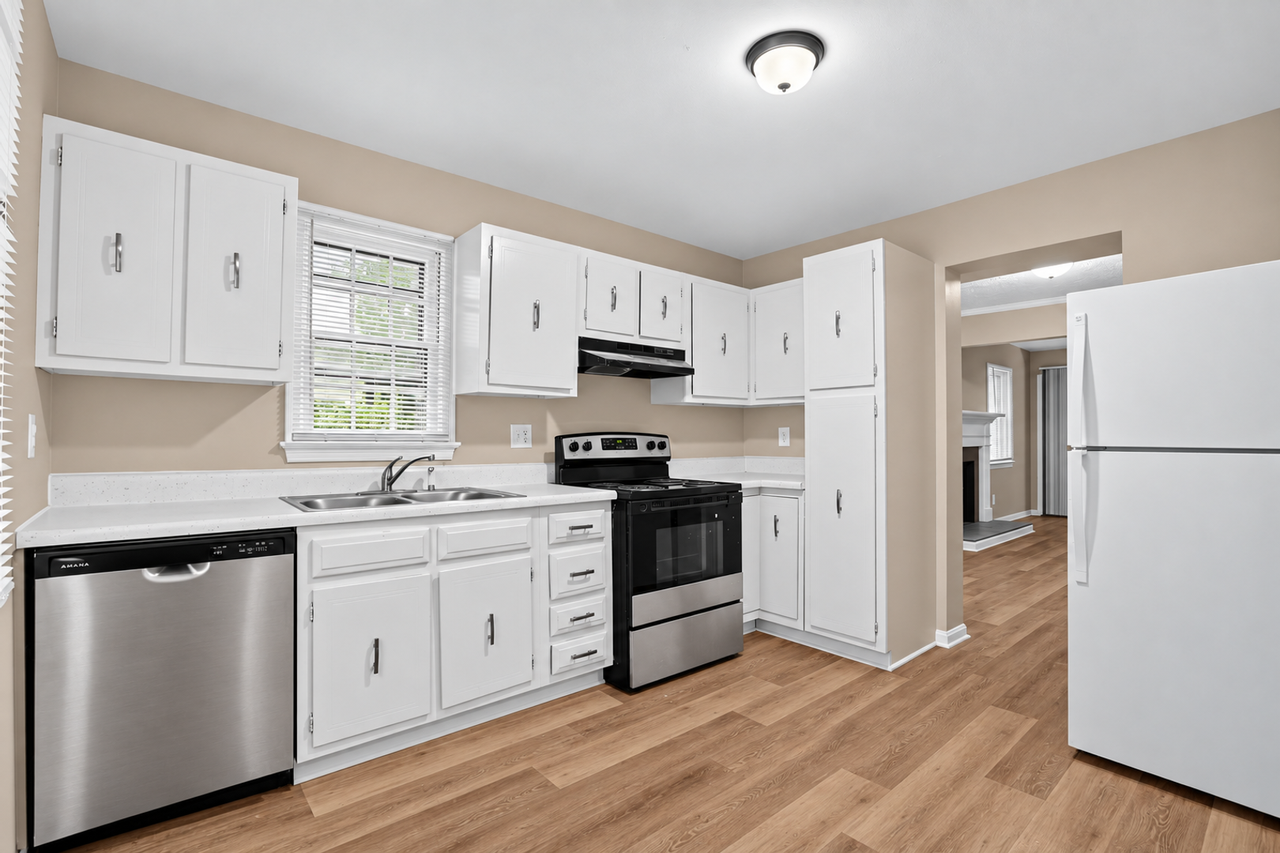 301 Olde Greenwich Dr - Photo 4 of 14