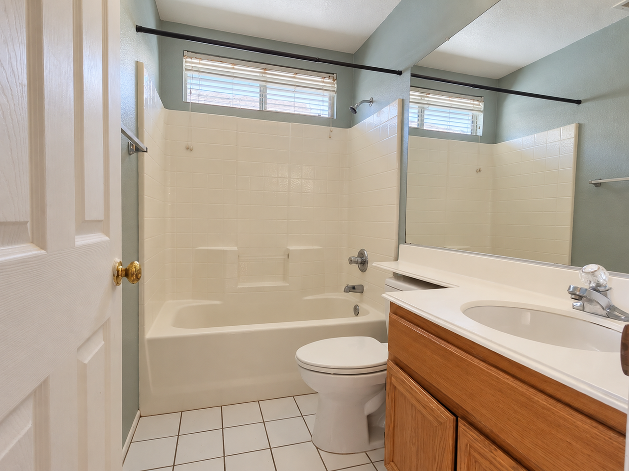 635 Hillhaven Dr - Photo 7 of 12