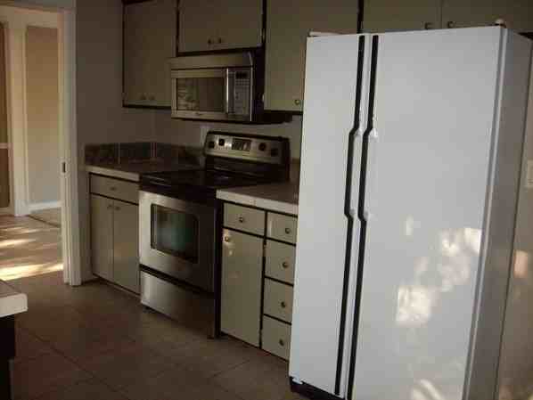 2264 Lillian St - Photo 4 of 15