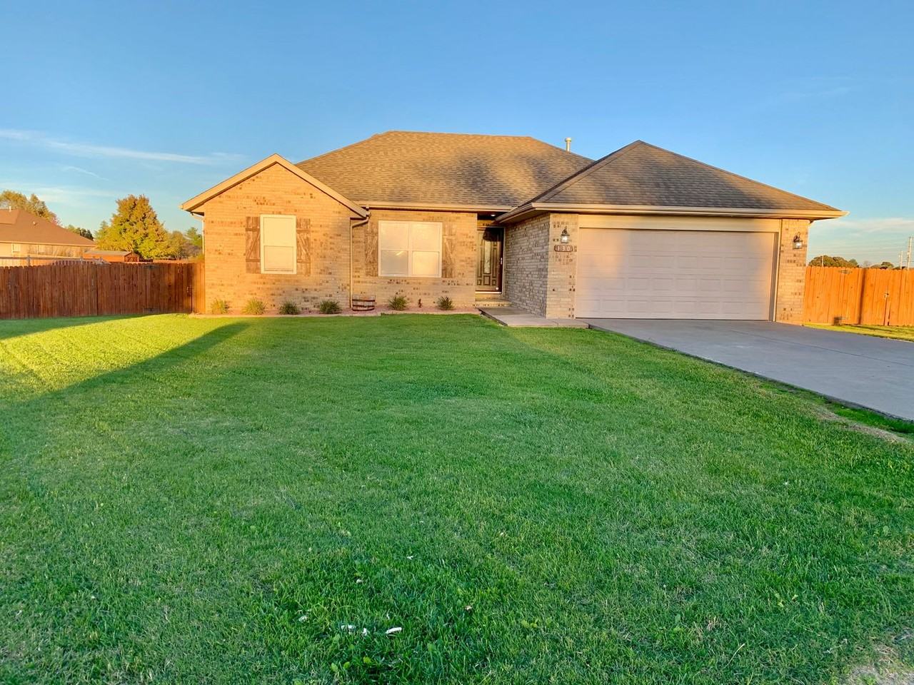 130 Pinyon Ave