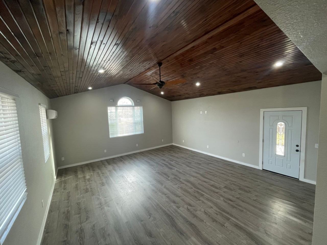 130 Pinyon Ave - Photo 3 of 25
