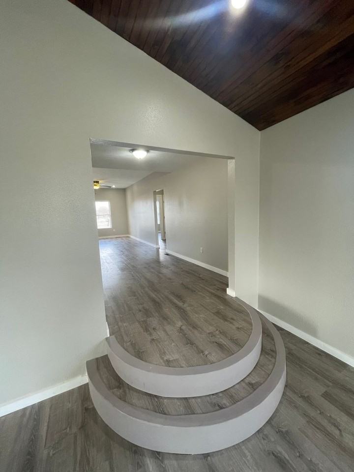 130 Pinyon Ave - Photo 5 of 25