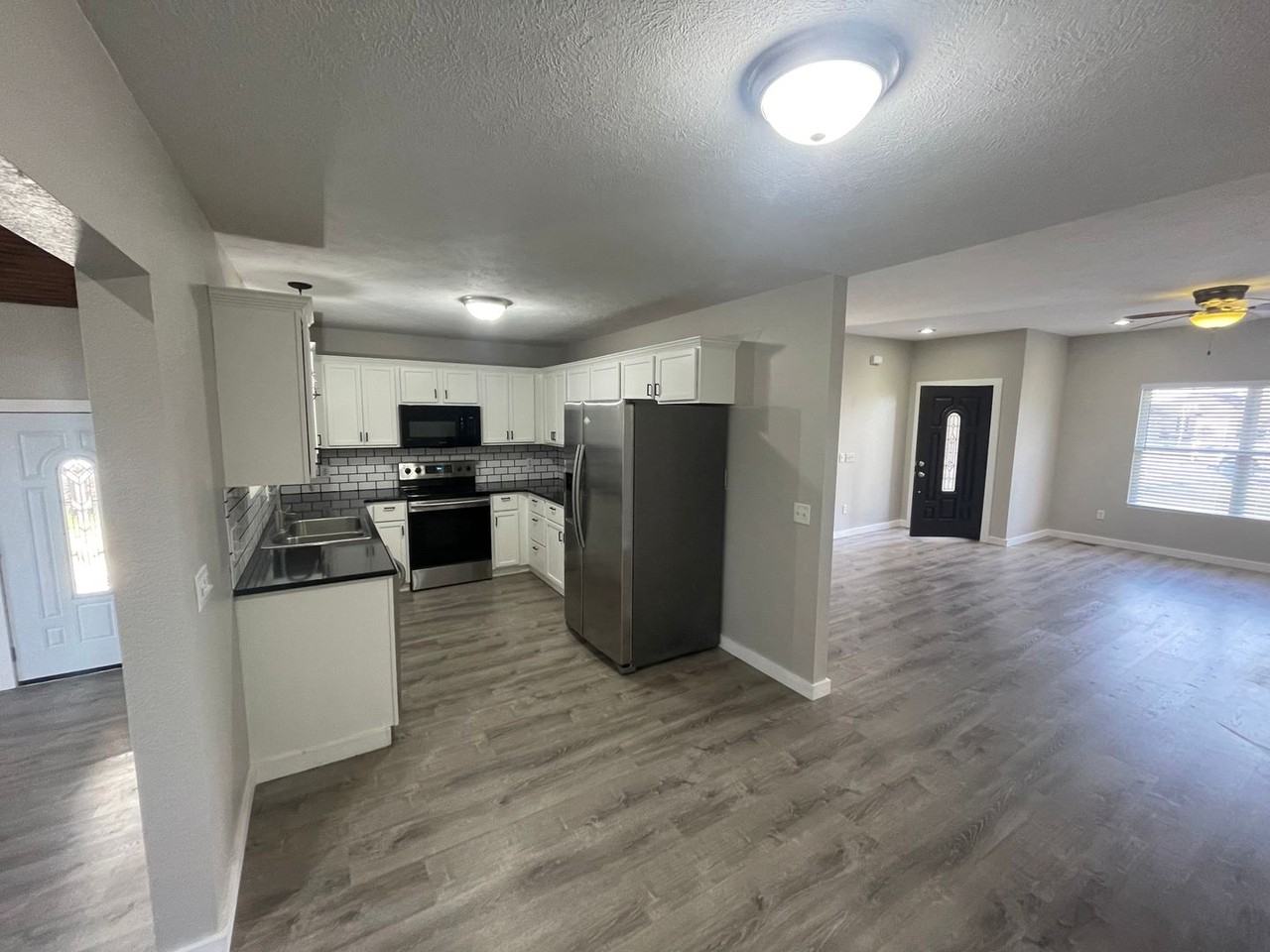 130 Pinyon Ave - Photo 7 of 25