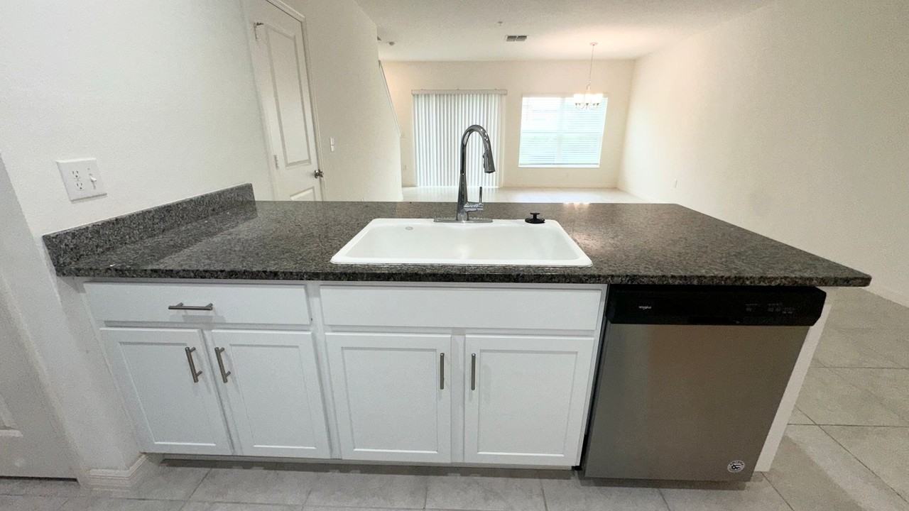 3805 Hampton Chase Ln - Photo 6 of 29