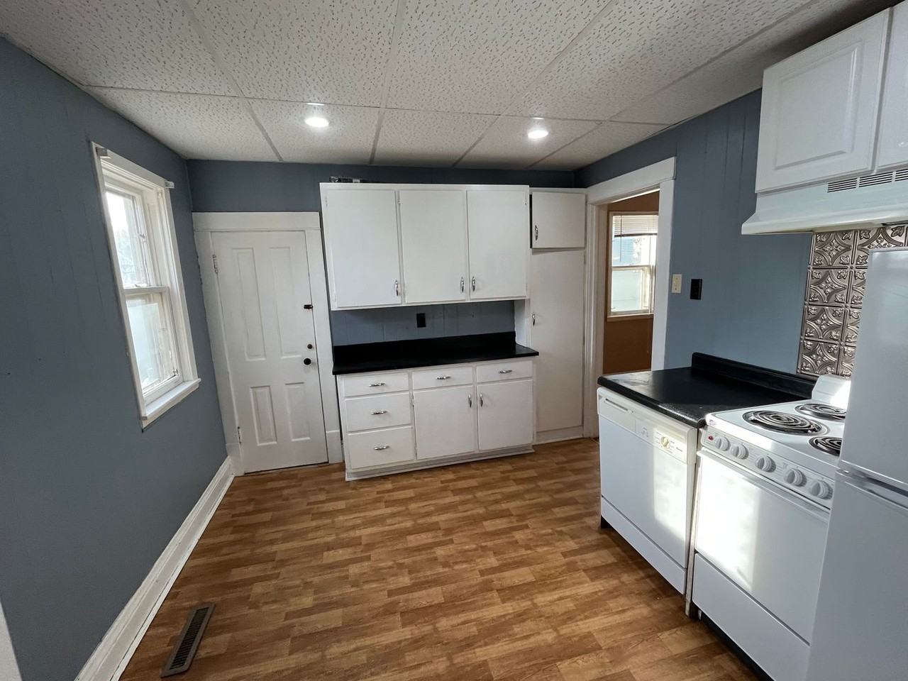 520 S Broadway - Photo 2 of 12