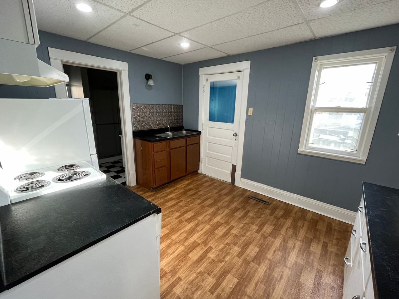 520 S Broadway - Photo 3 of 12