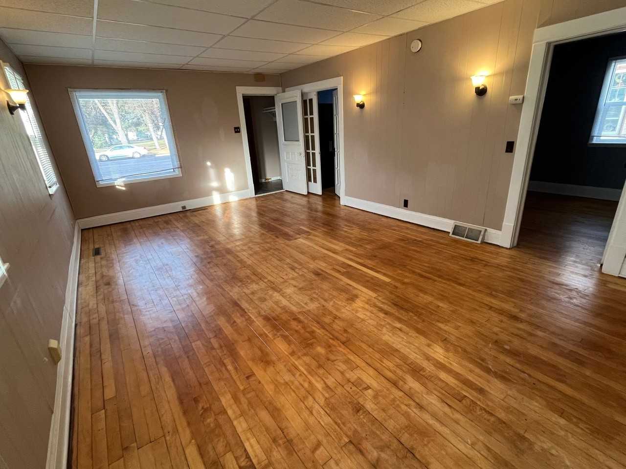 520 S Broadway - Photo 5 of 12