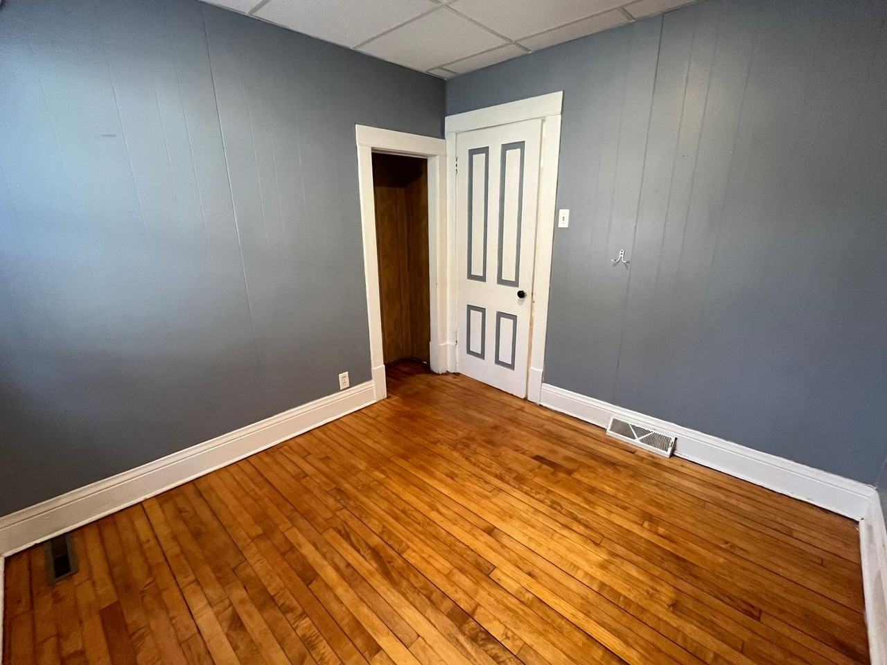 520 S Broadway - Photo 6 of 12