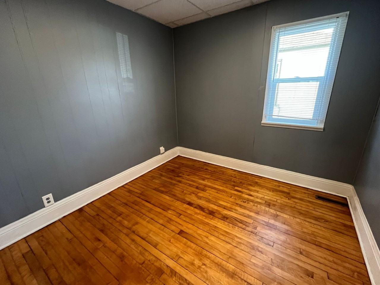 520 S Broadway - Photo 7 of 12