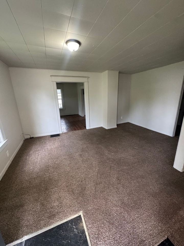 1150 Kinnaird Ave - Photo 2 of 9
