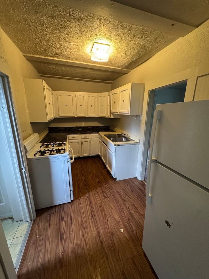 1150 Kinnaird Ave - Photo 4 of 9