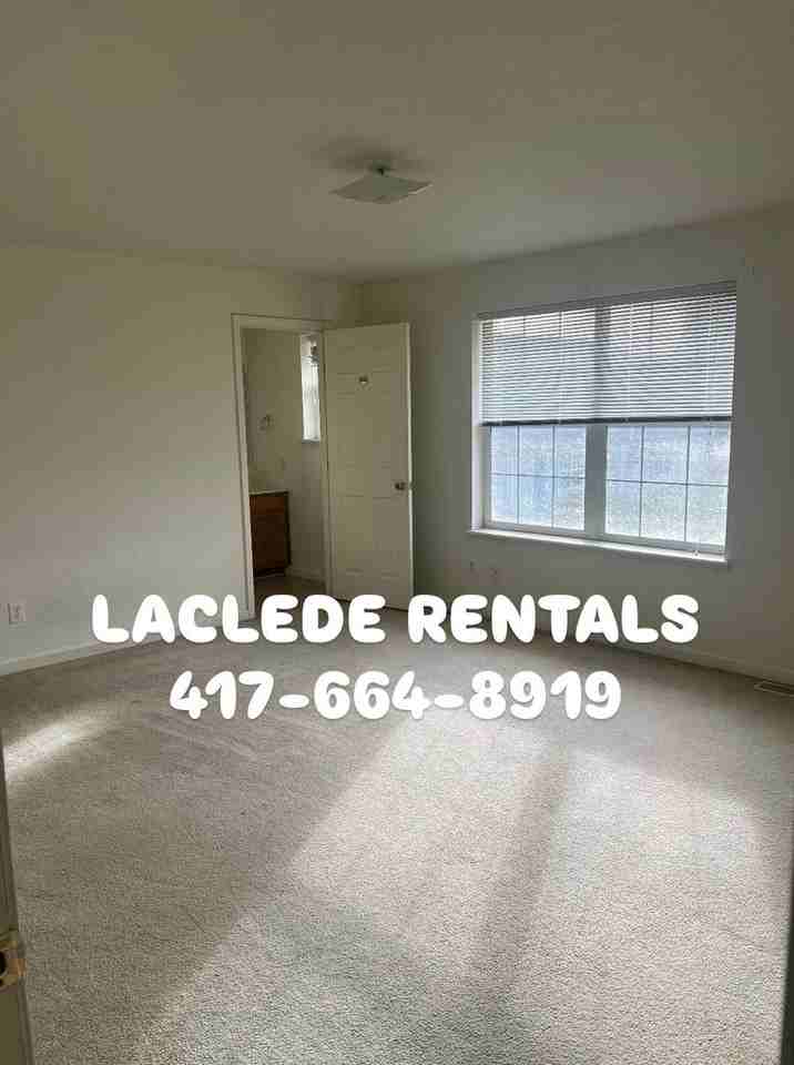 1139 Glenridge St - Photo 7 of 11