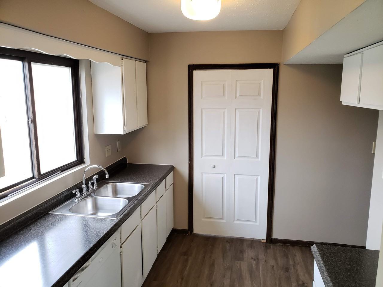 2914 Forest Ln - Photo 5 of 20