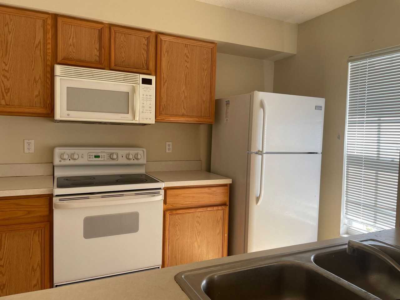 4102 Waterside Island Ct - Photo 3 of 19