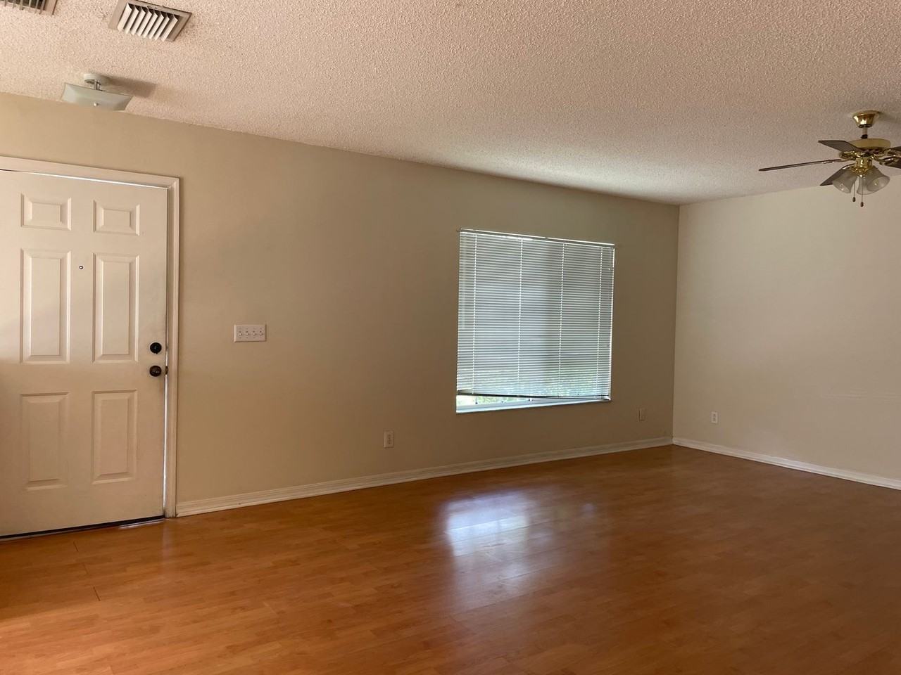 4102 Waterside Island Ct - Photo 5 of 19