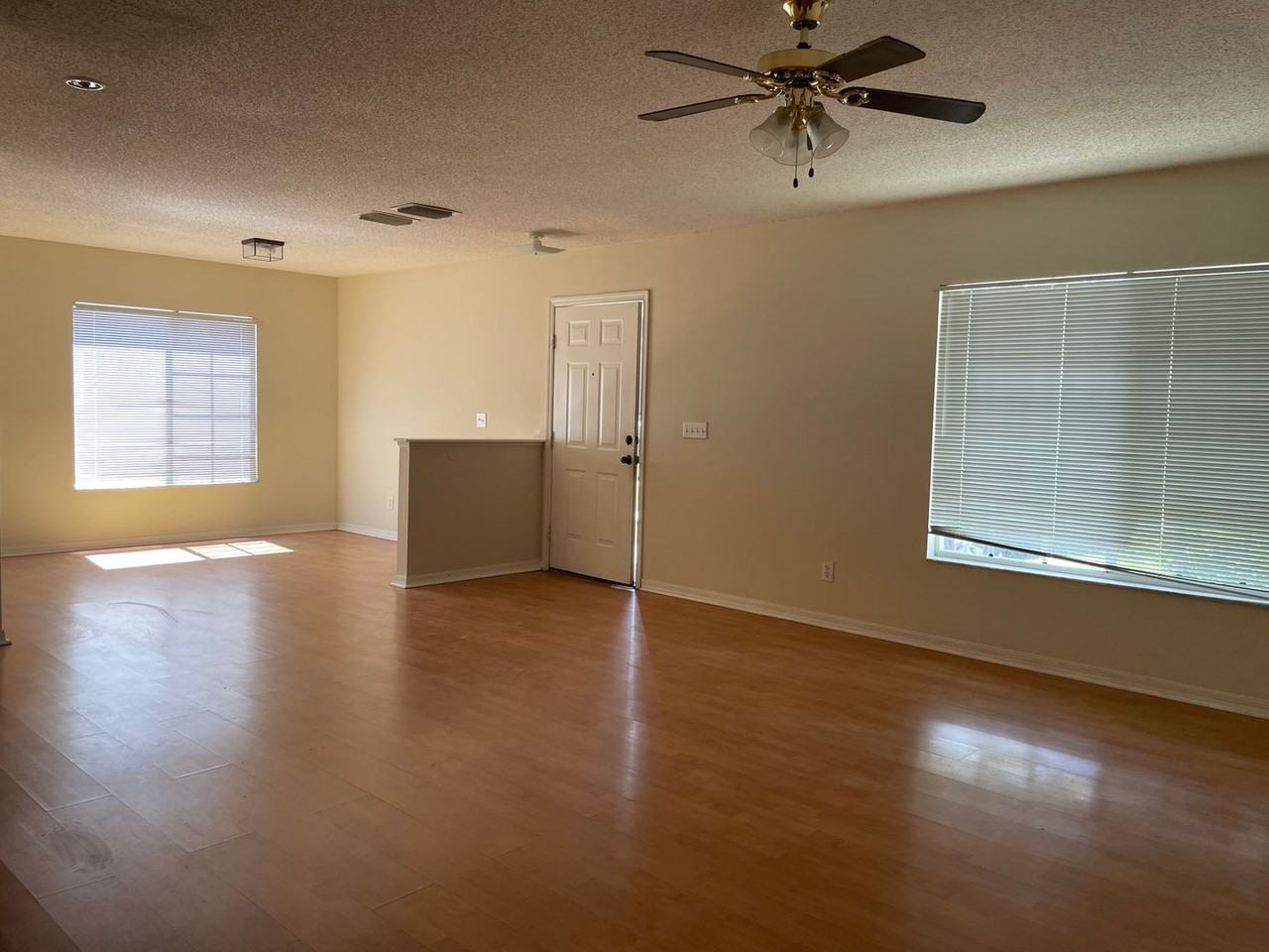 4102 Waterside Island Ct - Photo 6 of 19