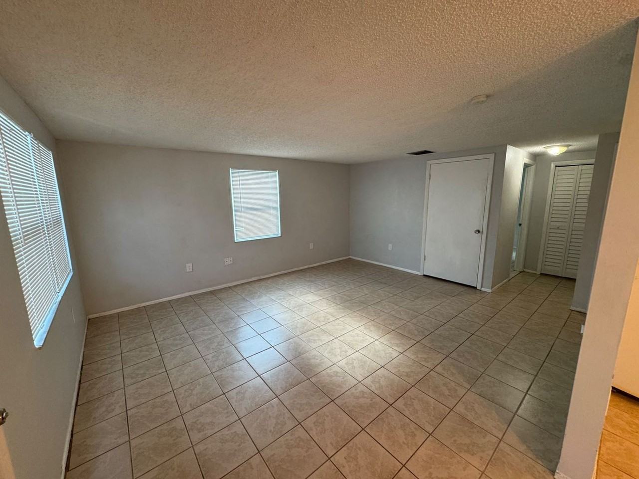 5838 Siesta Ln - Photo 5 of 9