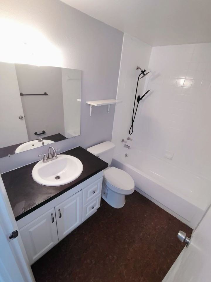 5838 Siesta Ln - Photo 7 of 9