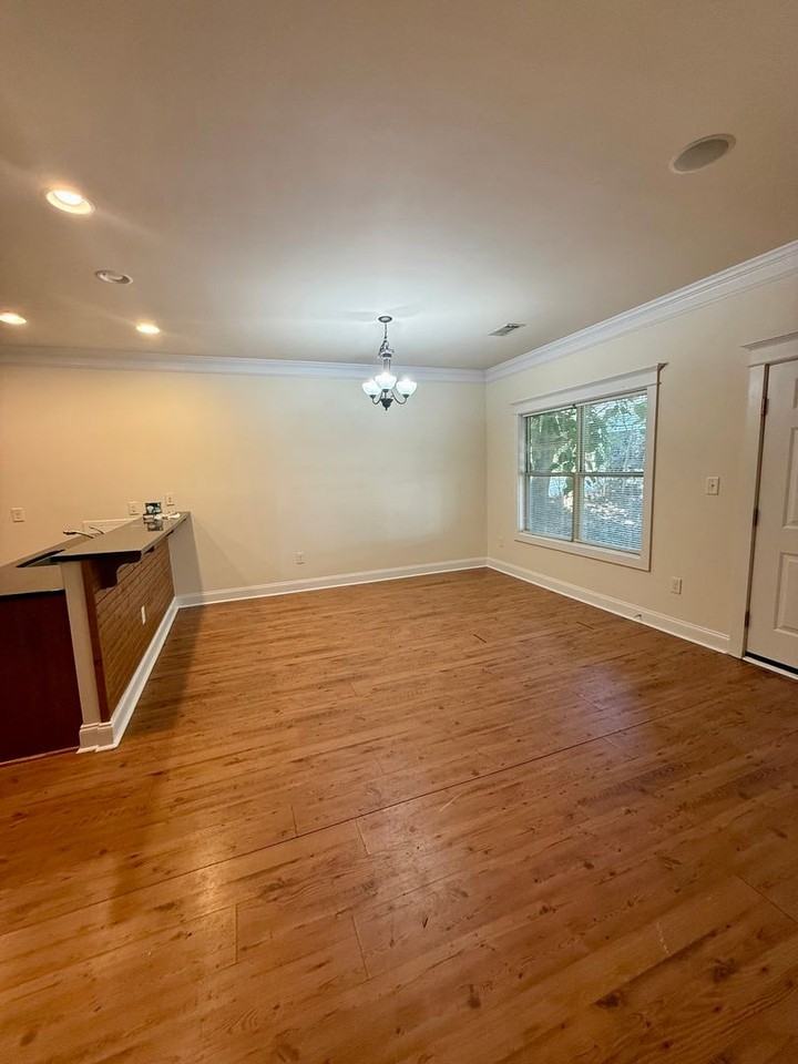 422 First St - Photo 6 of 12