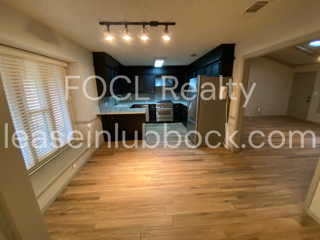 5304 94th St - Photo 3 of 11