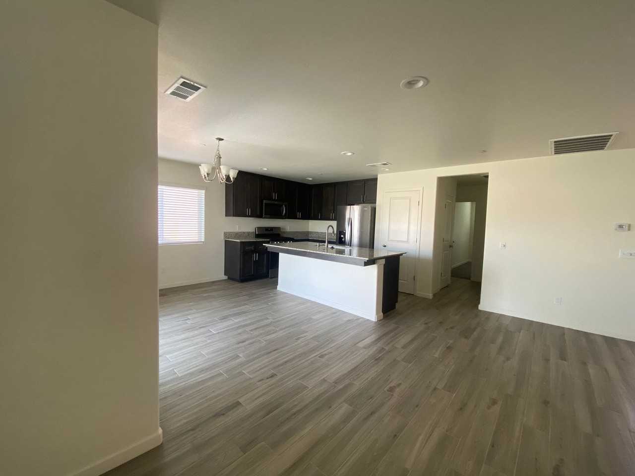 2342 W Escher Dr - Photo 4 of 18