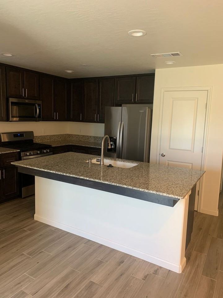 2342 W Escher Dr - Photo 5 of 18