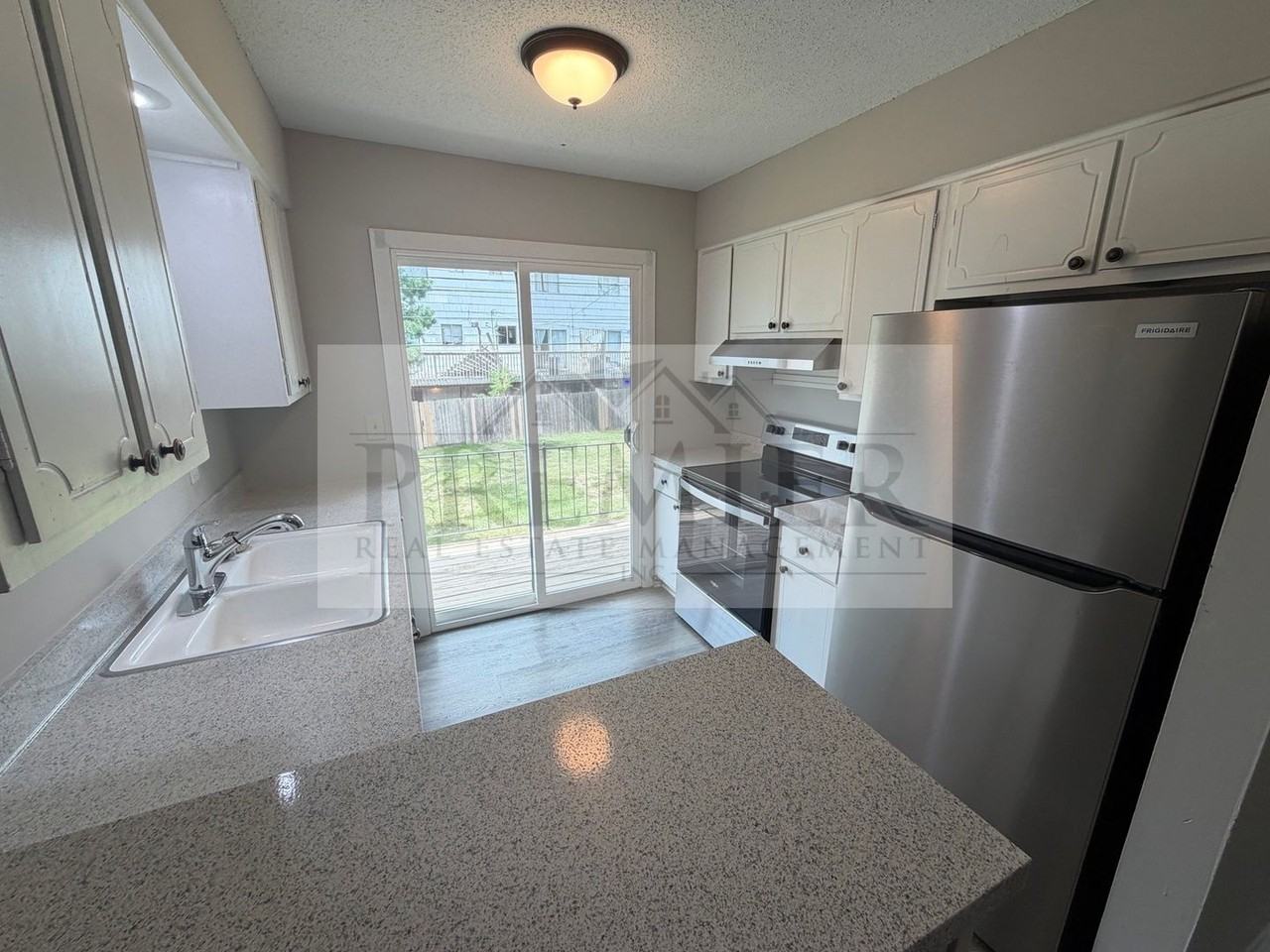 9306 Reeder Ave #4 - Photo 7 of 14