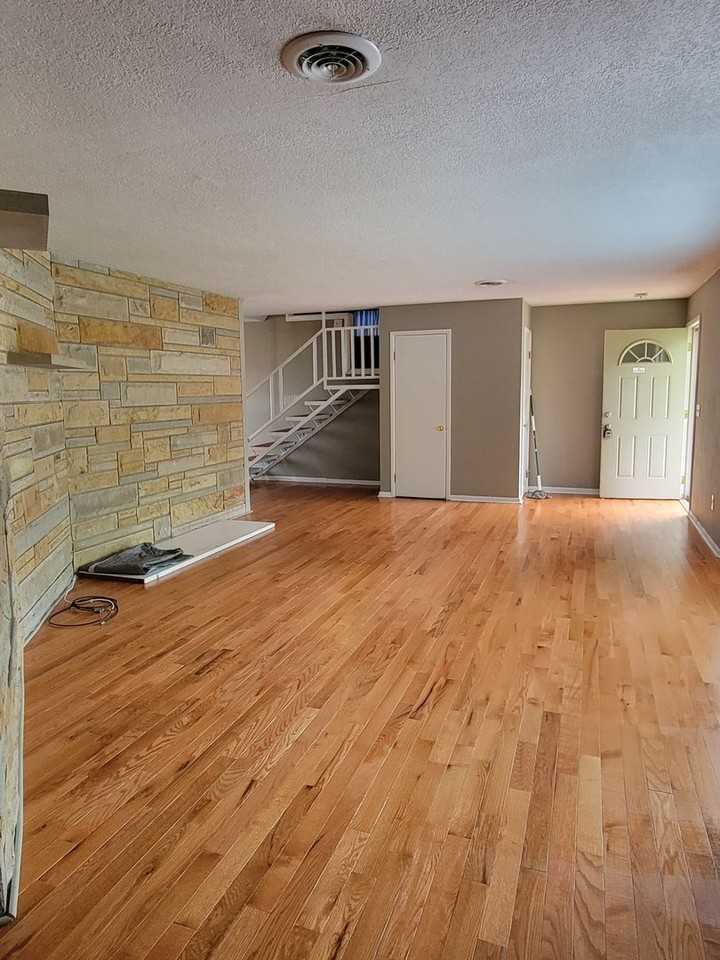 4332 Wyandotte Dr - Photo 3 of 22