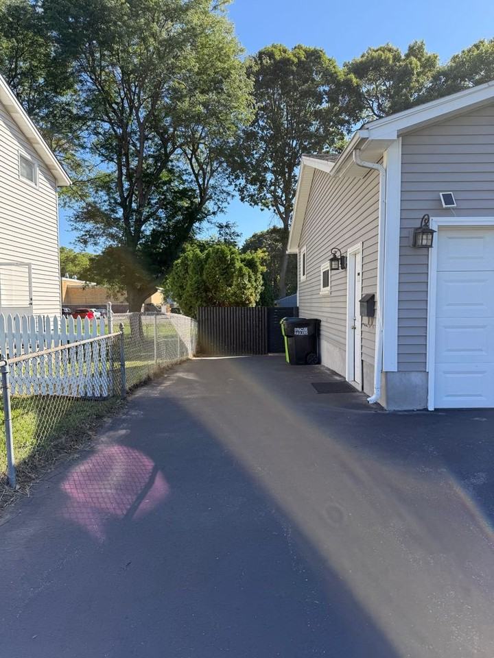 113 Jewell Dr - Photo 2 of 35