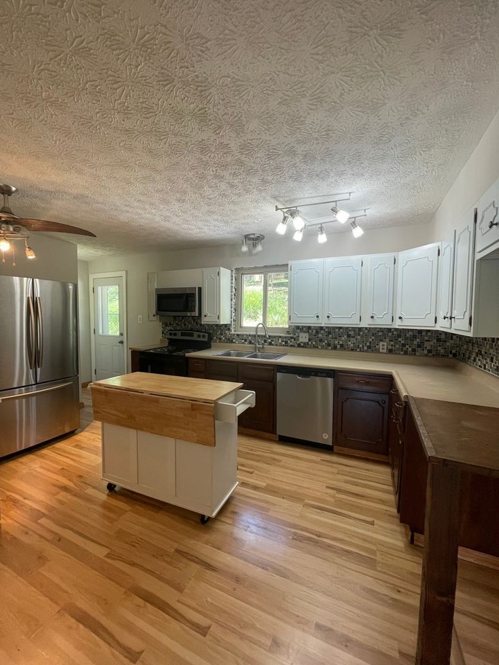 5211 Rybolt Rd - Photo 3 of 18