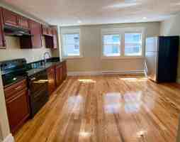 featured image of 39 Salem St #2