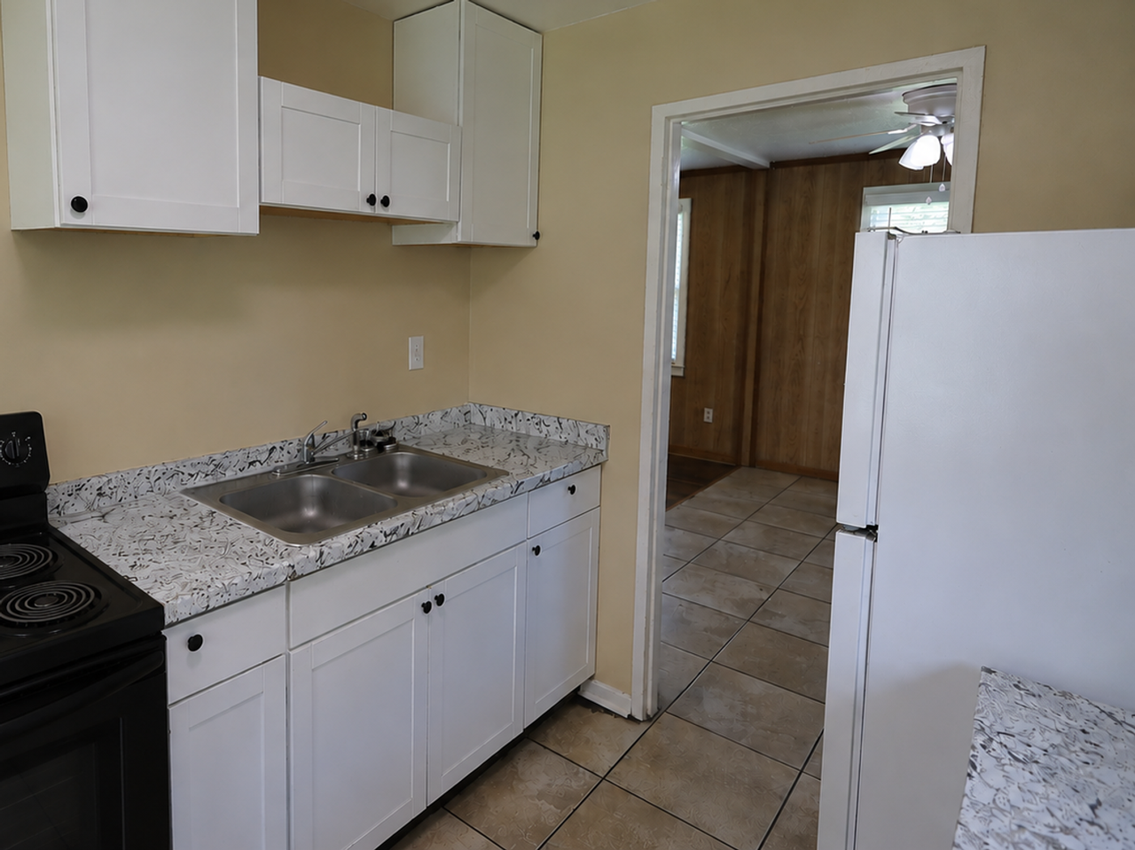 1700 Clover Dr - Photo 4 of 11