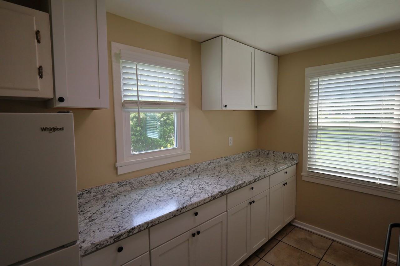 1700 Clover Dr - Photo 5 of 11