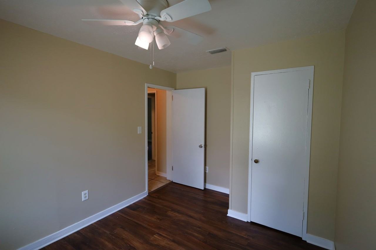 1700 Clover Dr - Photo 7 of 11