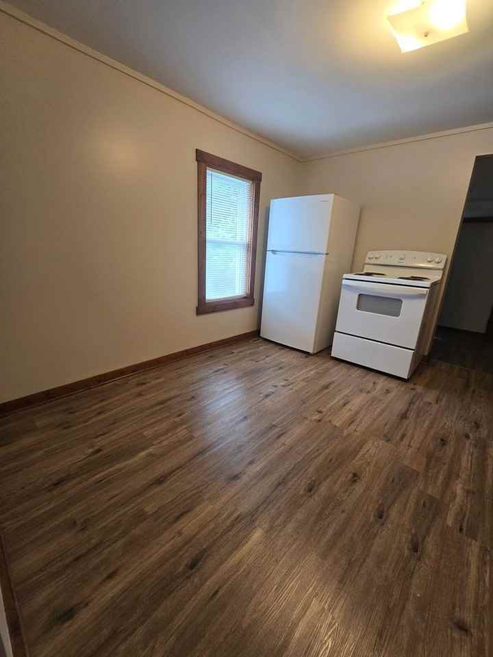 313 Sanford Ave - Photo 7 of 10