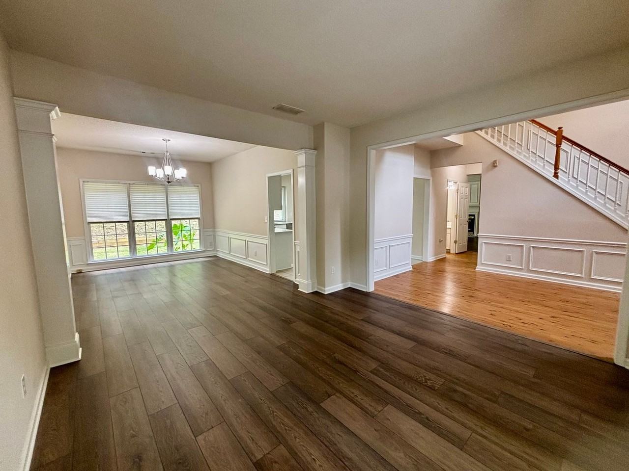 10920 Glenbarr Dr - Photo 3 of 31