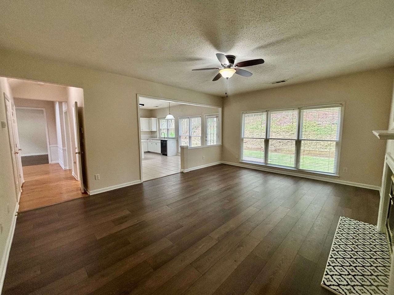 10920 Glenbarr Dr - Photo 4 of 31