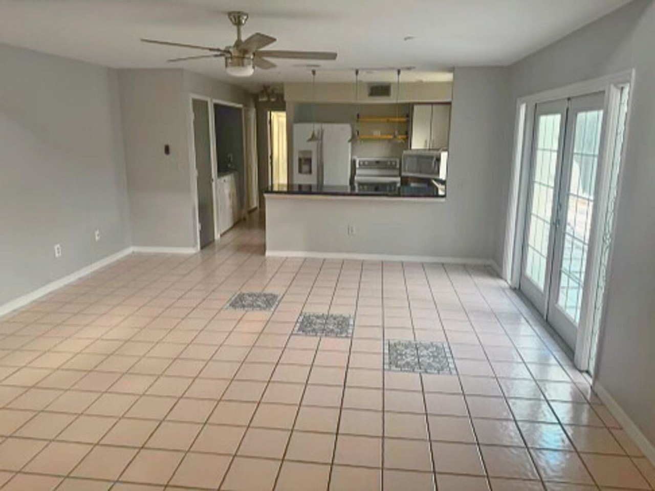 13660 Abbey Dr #3 - Photo 3 of 11
