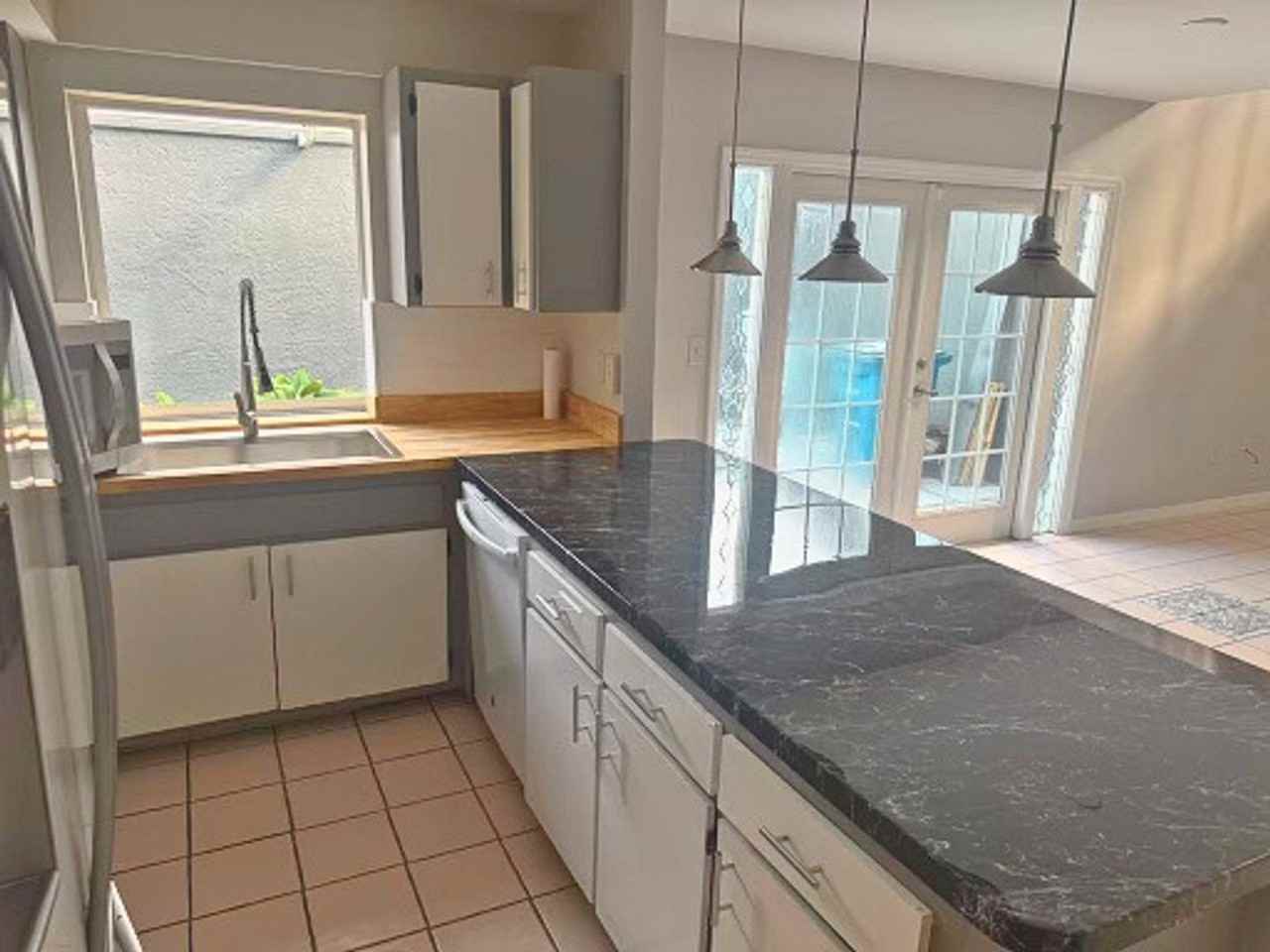 13660 Abbey Dr #3 - Photo 5 of 11