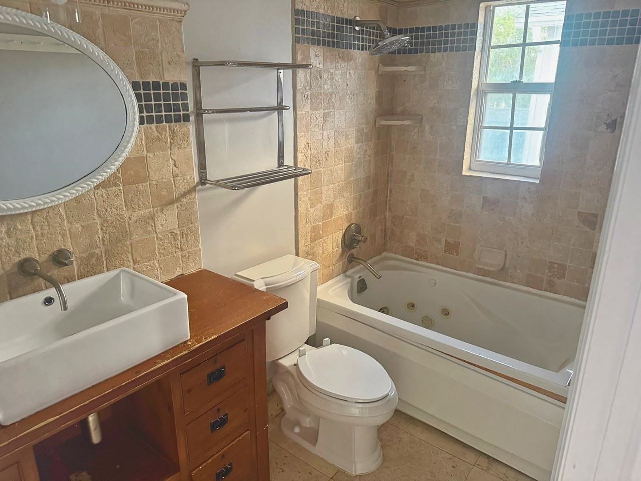 13660 Abbey Dr #3 - Photo 6 of 11