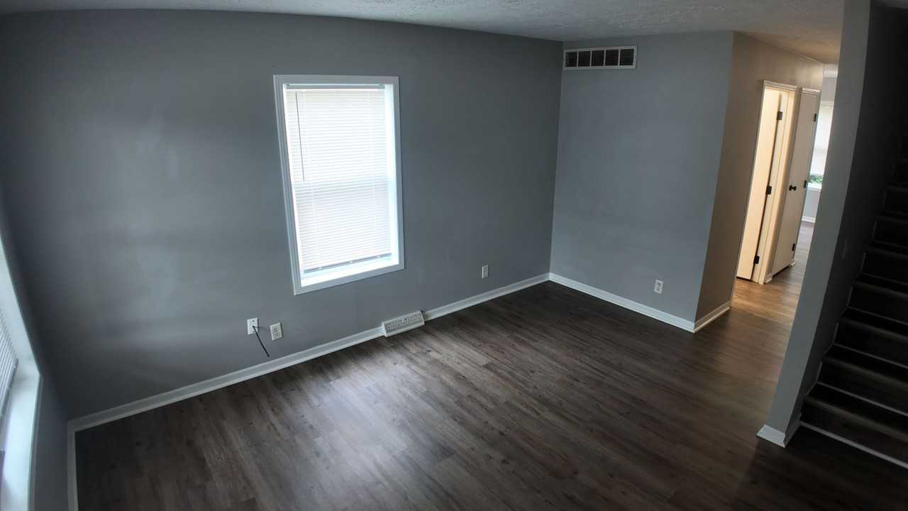 1020 E Main St - Photo 3 of 15