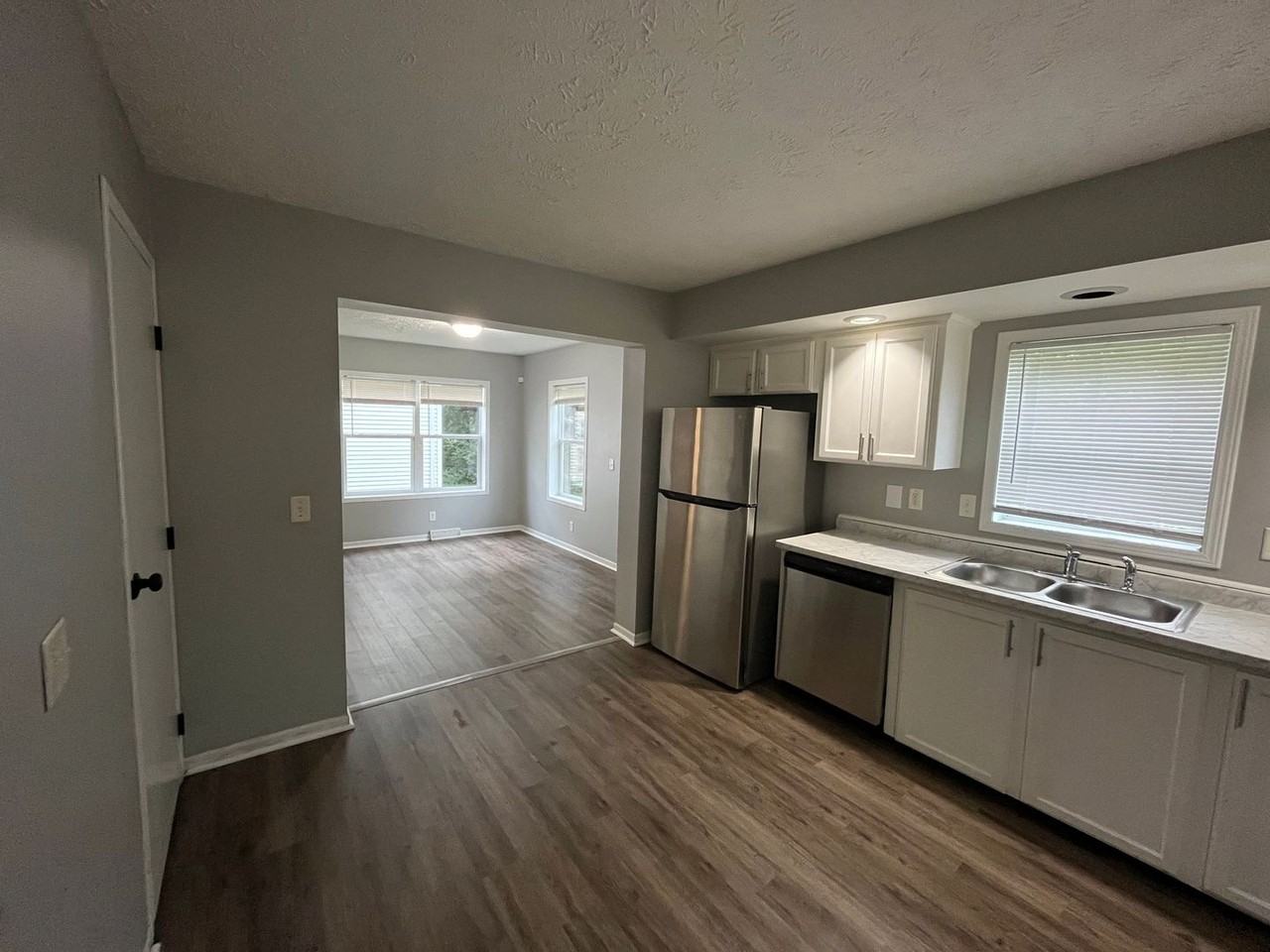 1020 E Main St - Photo 5 of 15