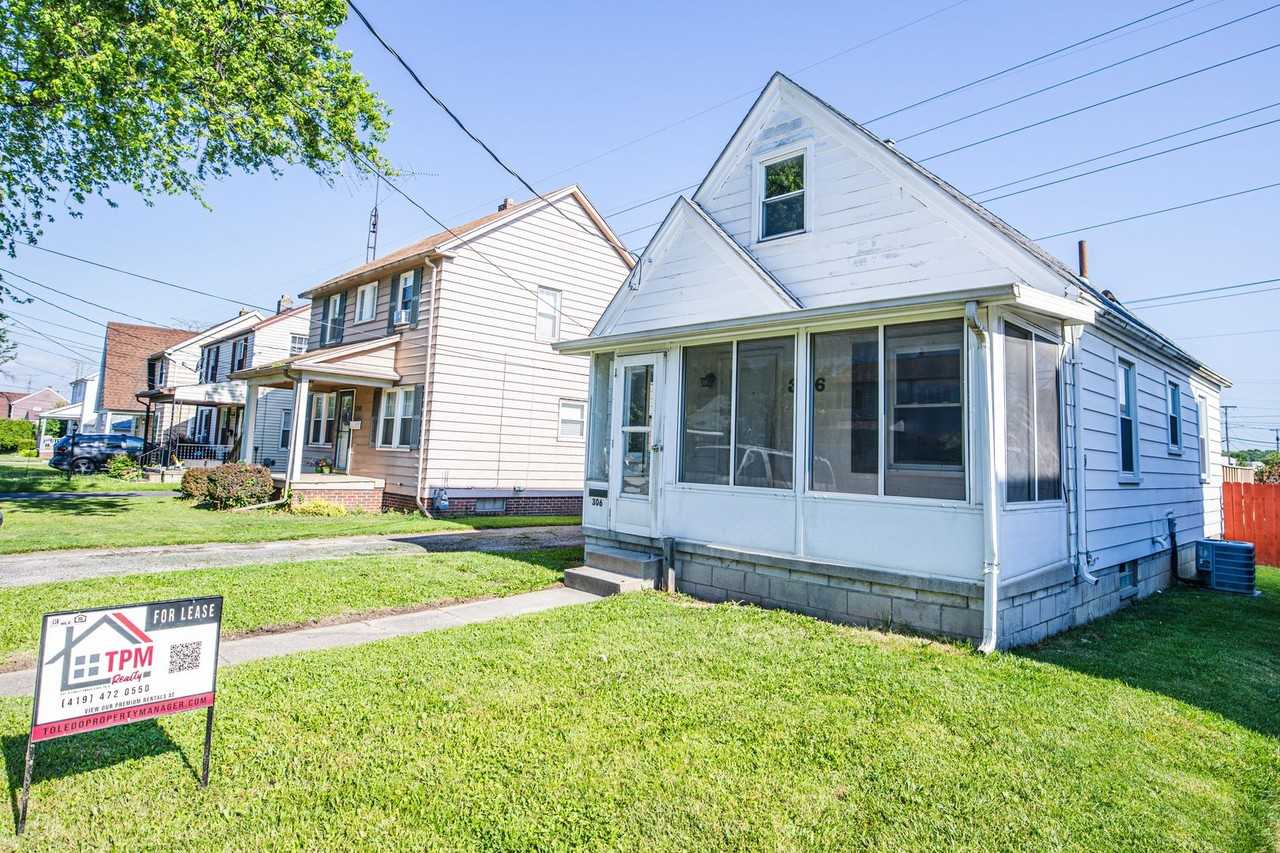306 W Crawford Ave - Photo 2 of 23