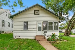 4252 Maple St - Photo 1 of 1