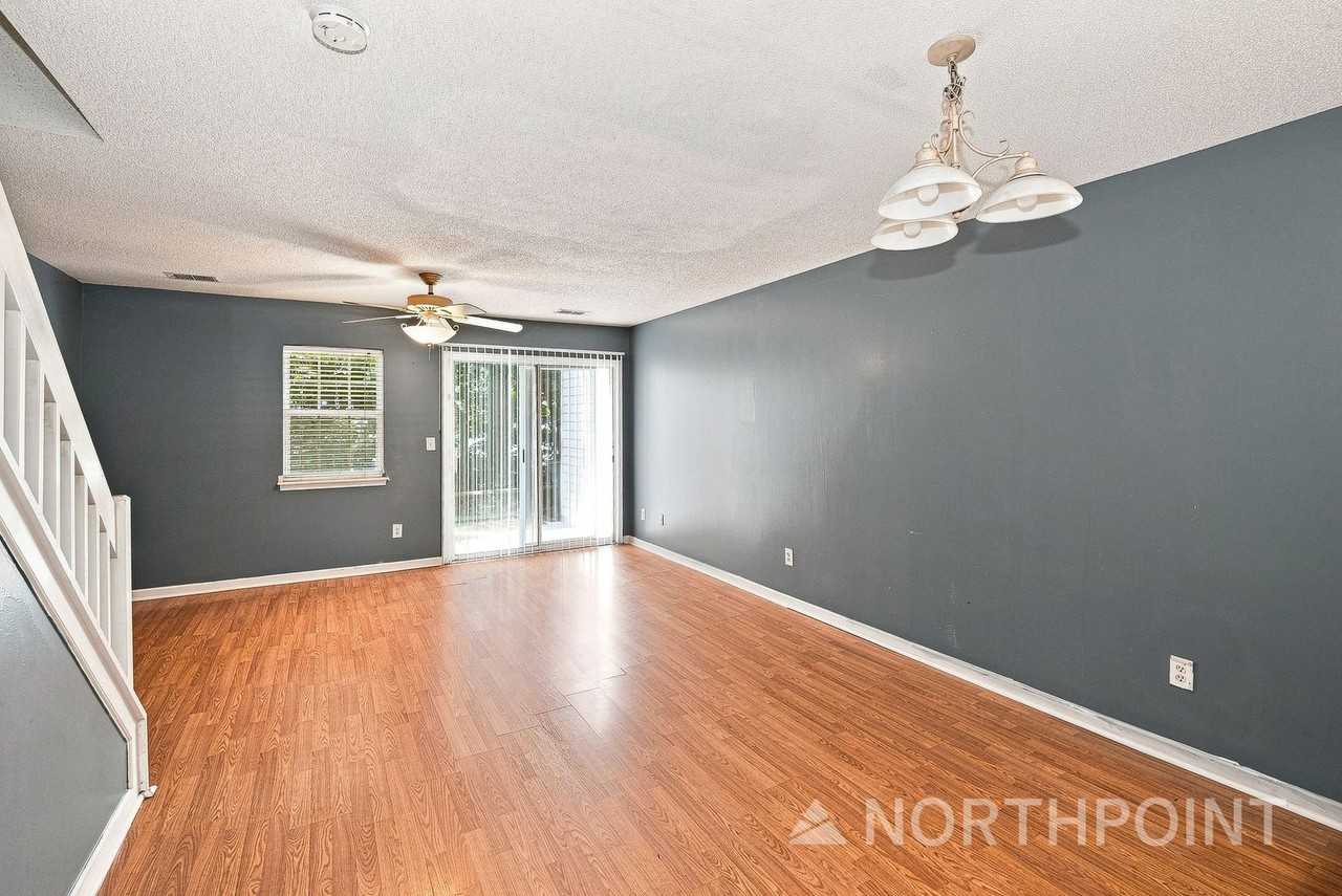10728 Holly Ridge Blvd - Photo 2 of 10