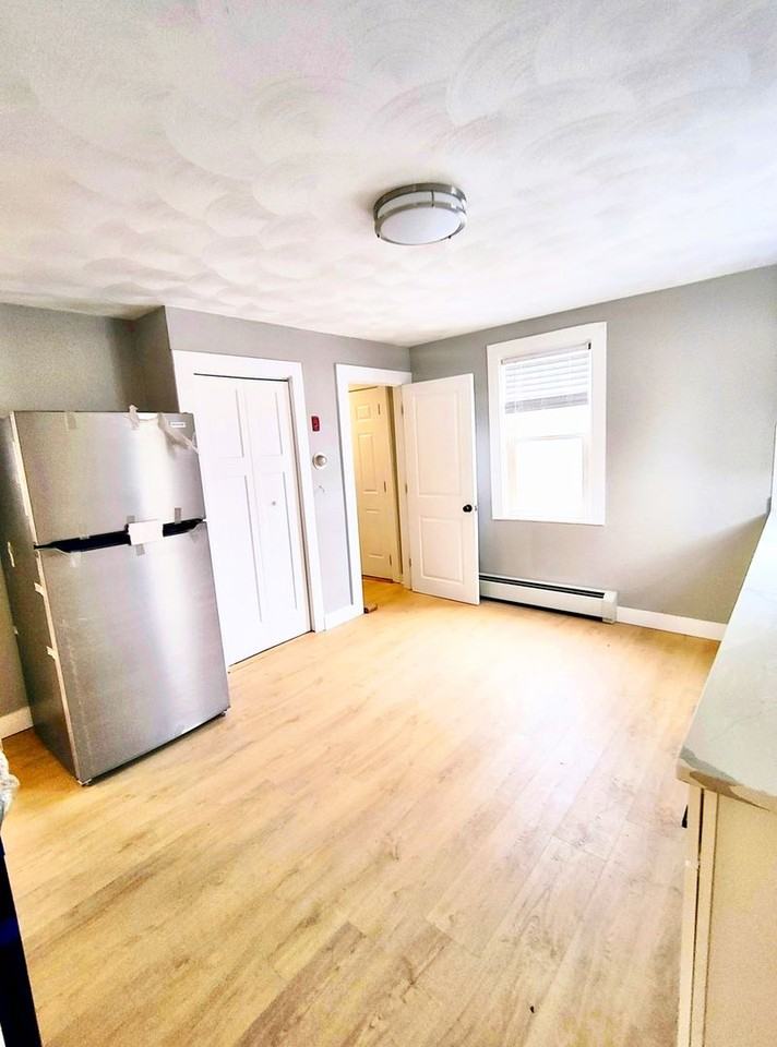 107 Sterry St - Photo 2 of 10